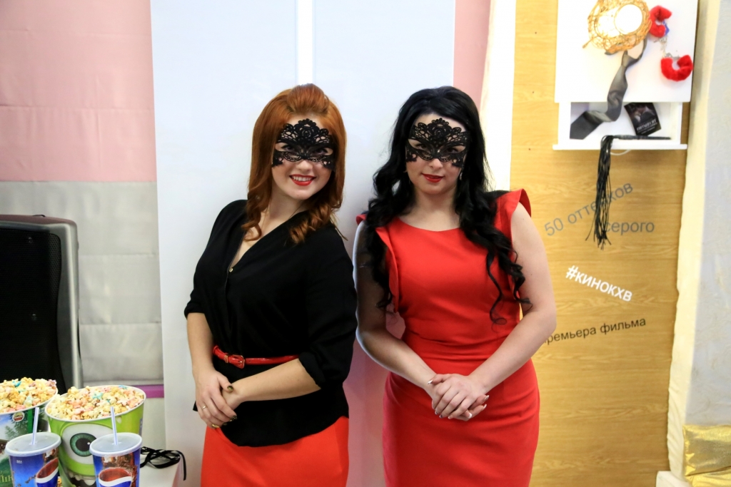 Кинопремьера эротического романа "50 оттенков серого" с огоньком стартовала в Хабаровске, Фото с места события собственное