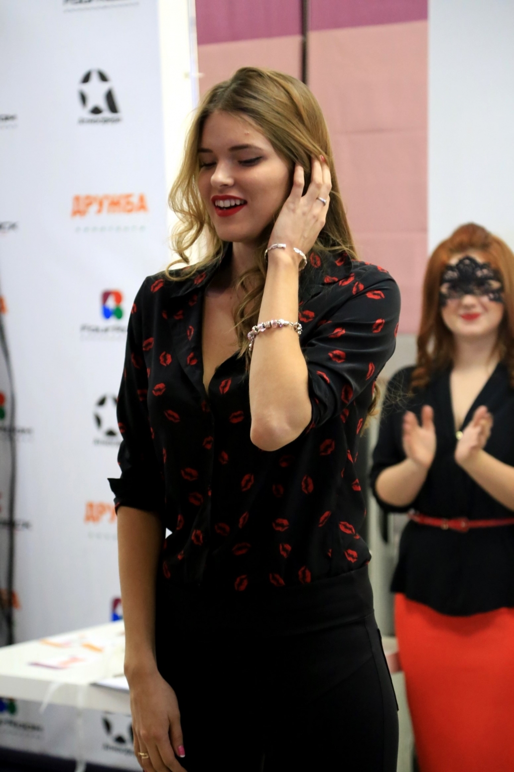 Кинопремьера эротического романа "50 оттенков серого" с огоньком стартовала в Хабаровске, Фото с места события собственное