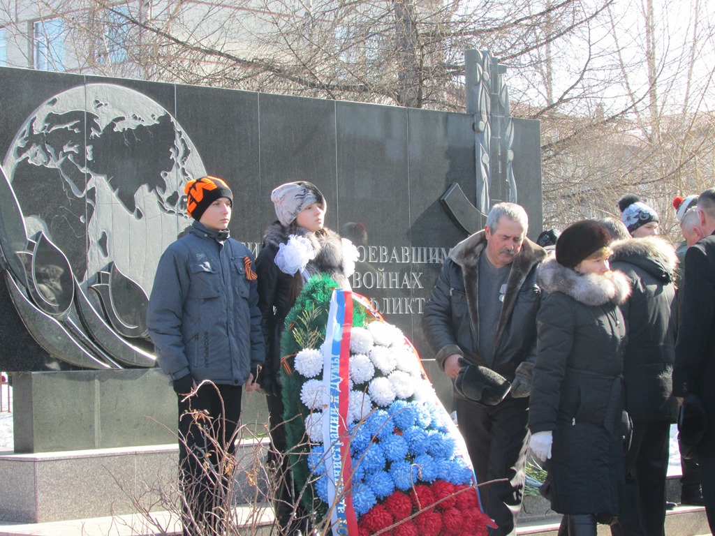 День памяти о россиянах, исполнявших служебный долг за пределами Отечества в Уссурийске, Фото с места события собственное