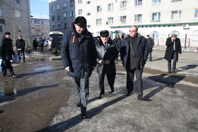 Присваивать звание дому приехал Сергей Степашин, Фото с места события собственное