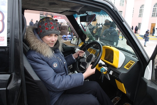 Выставкой спецтехники отметили День защитника Отечества в Биробиджане, Фото с места события из других источников