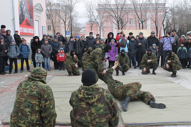 Показательные выступления, Фото с места события из других источников