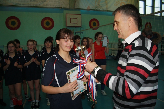 Виктор Поляков вручает награды, Фото с места события собственное