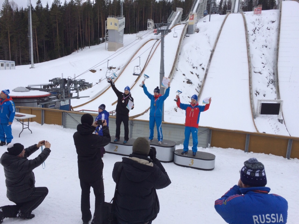 Спортсмены , Фото с места события из других источников