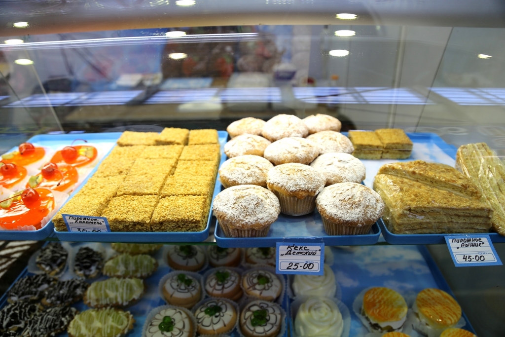 Сладости и мясо больше всего привлекают хабаровчан на работающей в городе ярмарке, Фото с места события собственное