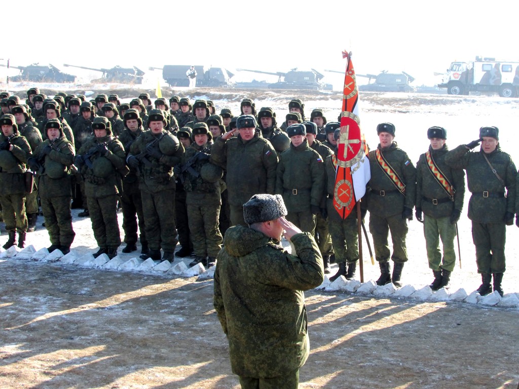 Начальник РВиА 5-й армии приветствует военнослужащих, Фото с места события собственное