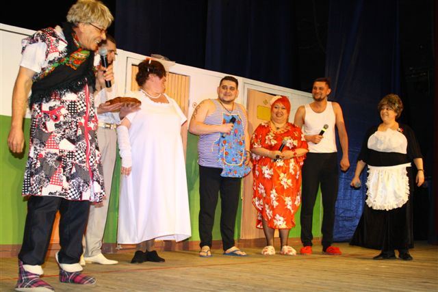 "Еврейские соседи", Фото с места события собственное