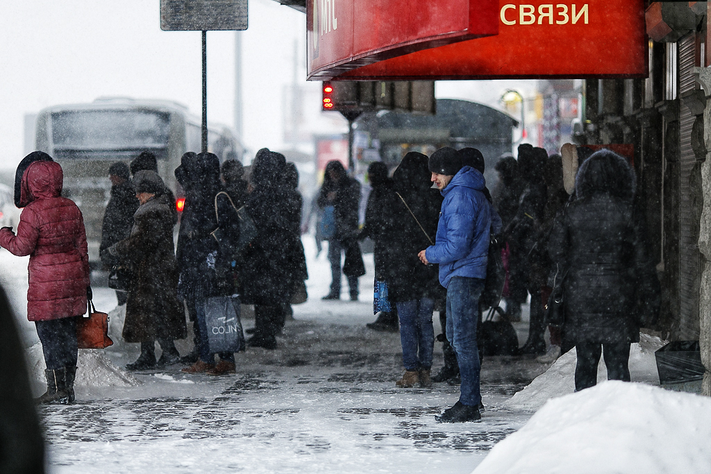 Александр и Александра Хитровы пожертвовали банку 50 000 рублей