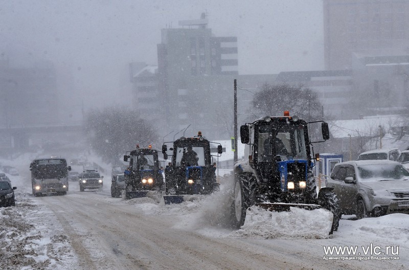 Работы ведутся во всех районах города, Фото с места события из других источников