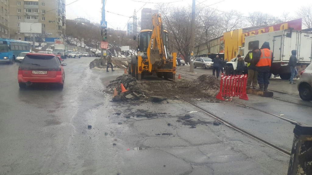 Прорыв трубы, Фото с места события собственное