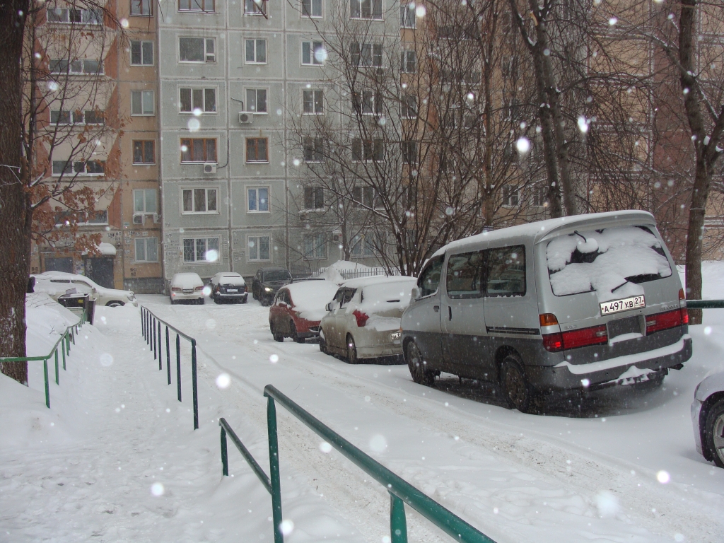  Дворы присыпало снегом, Фото с места события собственное