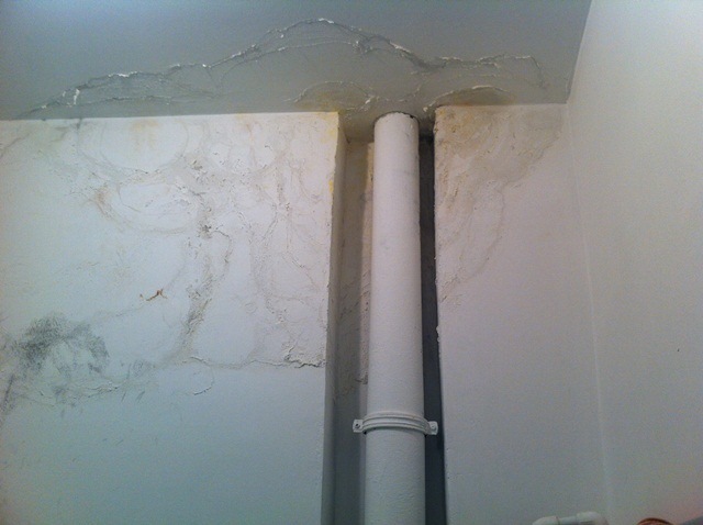 Дом был недавно сдан в эксплуатацию, Фото с места события из других источников