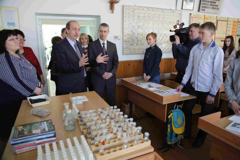 Рабочая поездка Александра Левинталя в Октябрьский район, Фото с места события из других источников