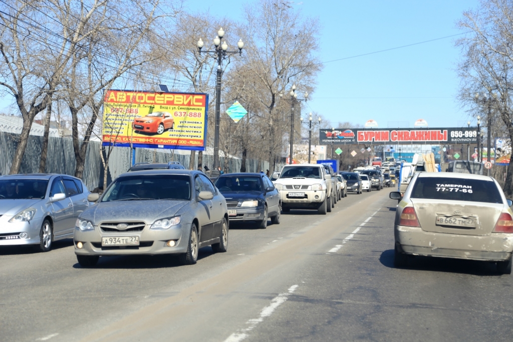 Дороги Хабаровска "вылизывают" к приезду первых лиц государства, Фото с места события собственное