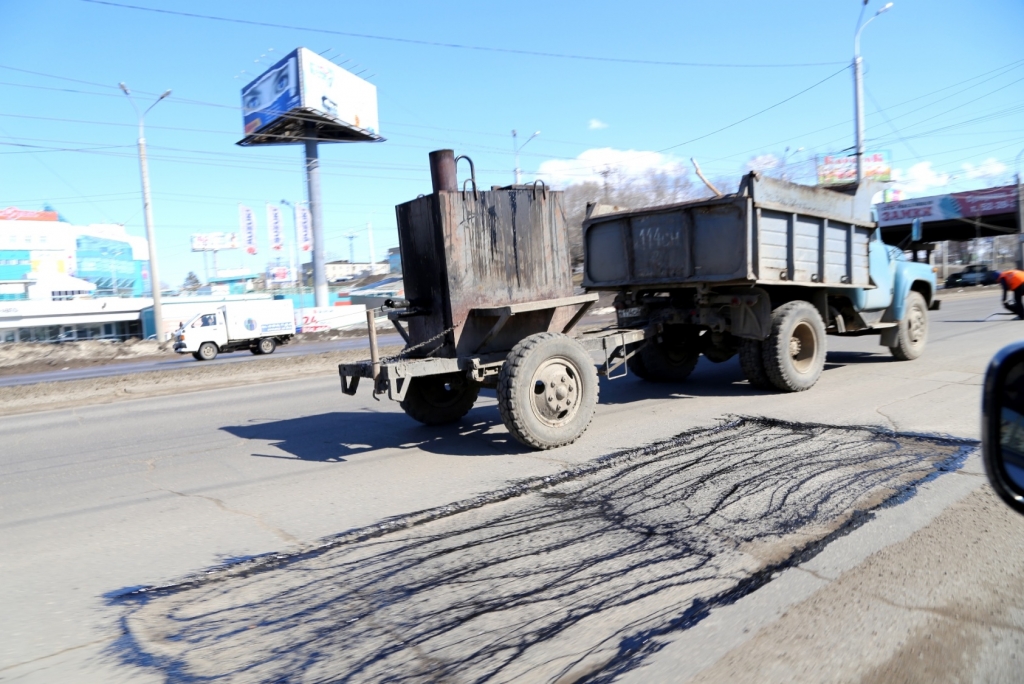 Дороги Хабаровска "вылизывают" к приезду первых лиц государства, Фото с места события собственное