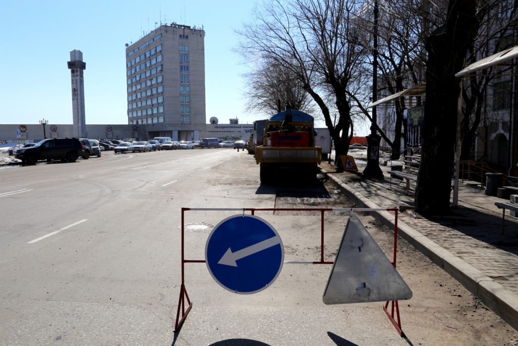Дороги Хабаровска "вылизывают" к приезду первых лиц государства, Фото с места события собственное