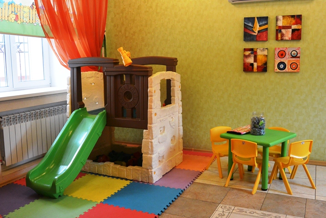 Игровая, Фото с места события собственное