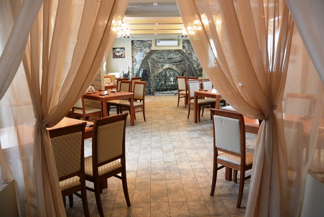 Один из залов кафе "Симха", Фото с места события собственное