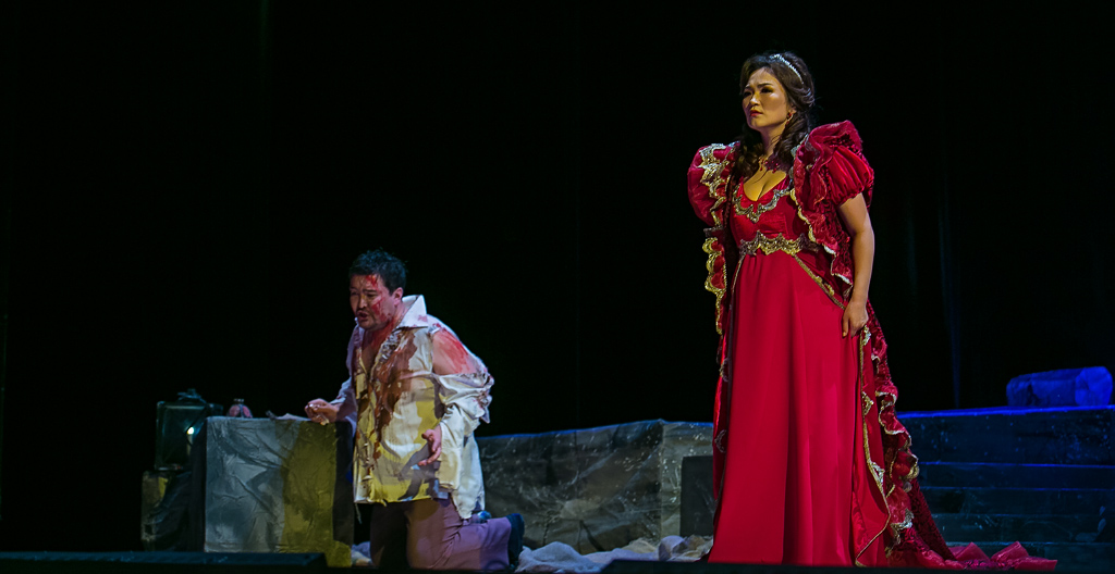 Премьера оперы "Тоски" прошла с аншлагом в Улан-Удэ, Фото с места события собственное