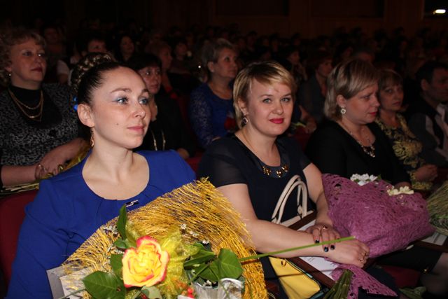 Передовики городской системы образования, Фото с места события собственное