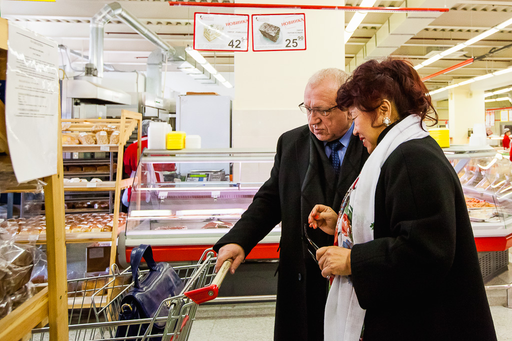 Виктор Рева и Зинаида Ким, Фото с места события собственное