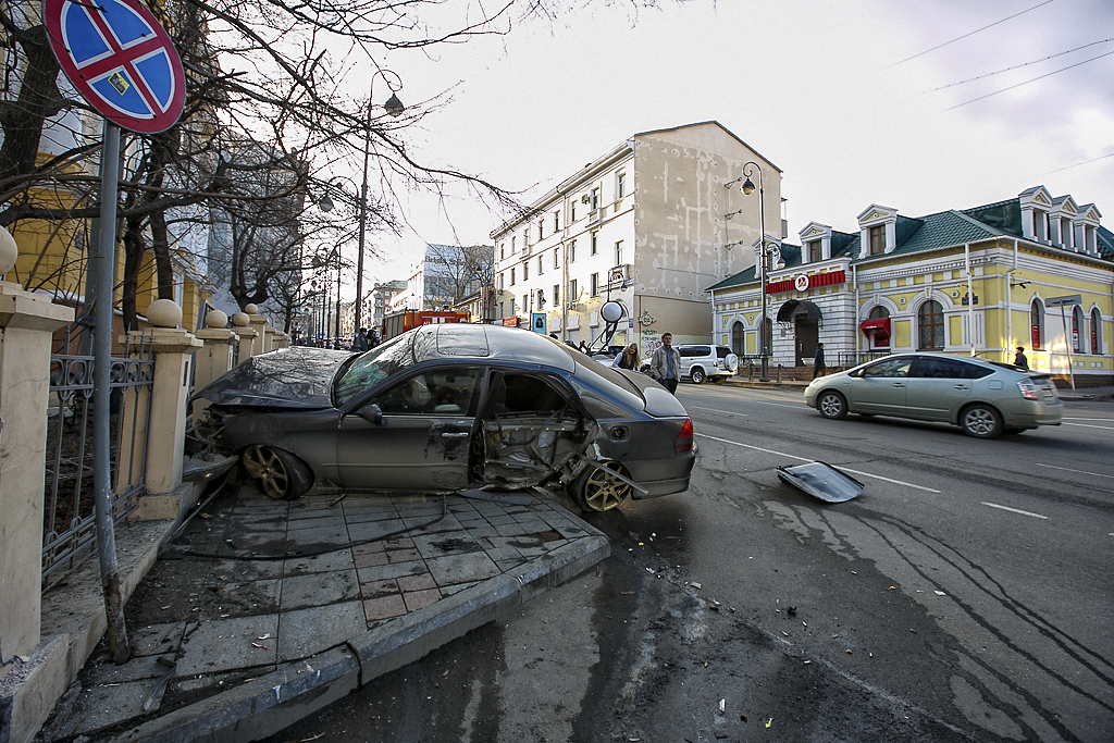 ДТП во Владивостоке, Фото с места события собственное