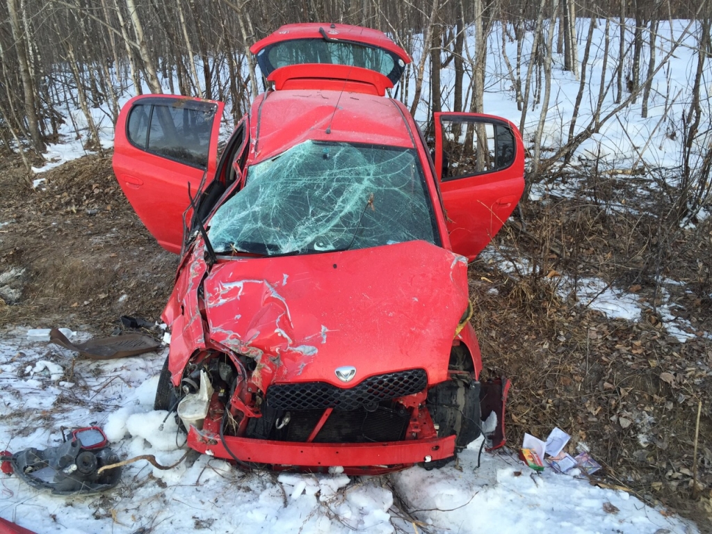 Машина под управлением автоледи из Амурской области перевернулась на трассе в ЕАО , Фото с места события из других источников