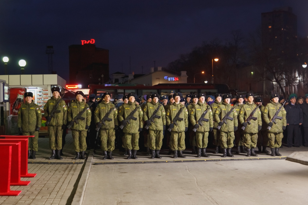 Торжественная встреча на вокзале, Фото с места события собственное