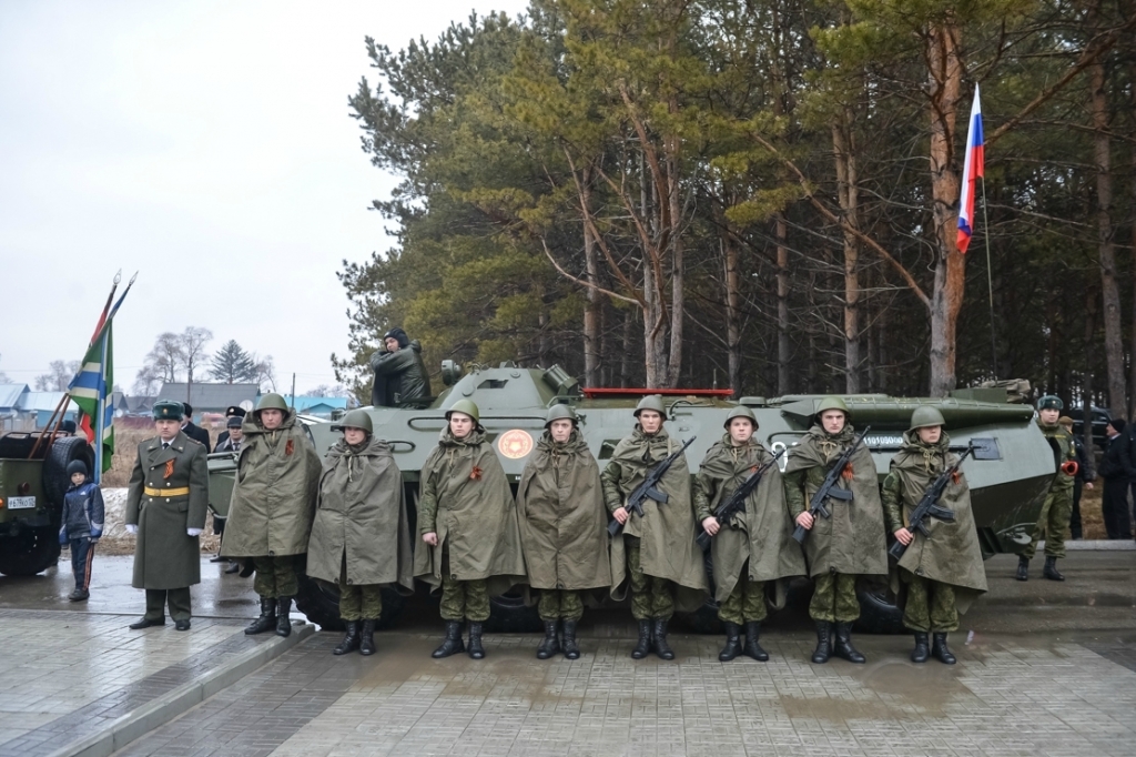 Военнослужащие, Фото с места события из других источников