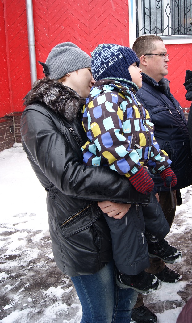 Тысячи хабаровчан отстояли в храмах службу и освятили куличи, Фото с места события собственное