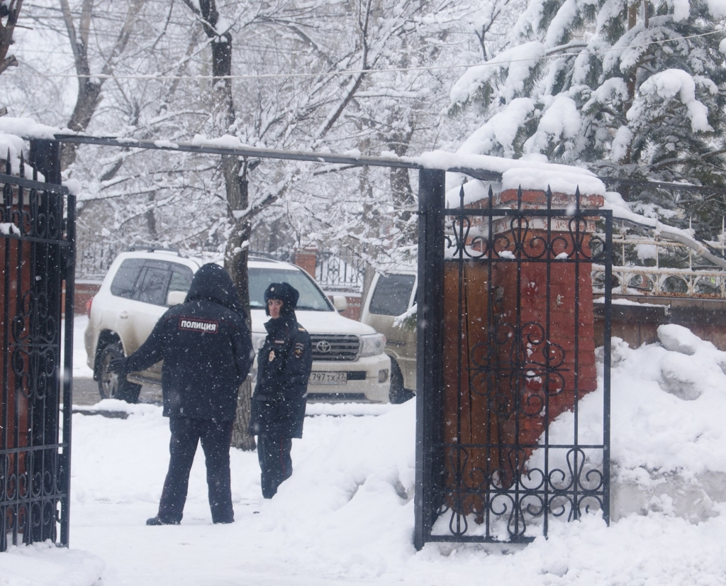 Тысячи хабаровчан отстояли в храмах службу и освятили куличи, Фото с места события собственное