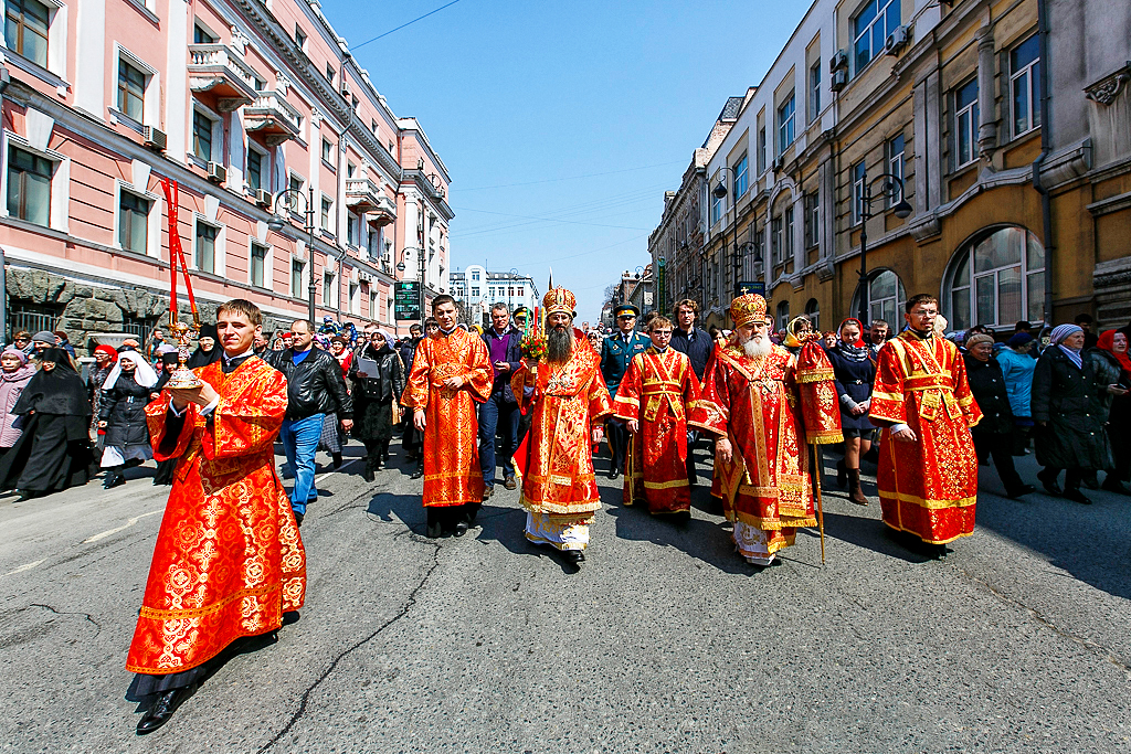 Крестный ход во Владивостоке, Фото с места события собственное