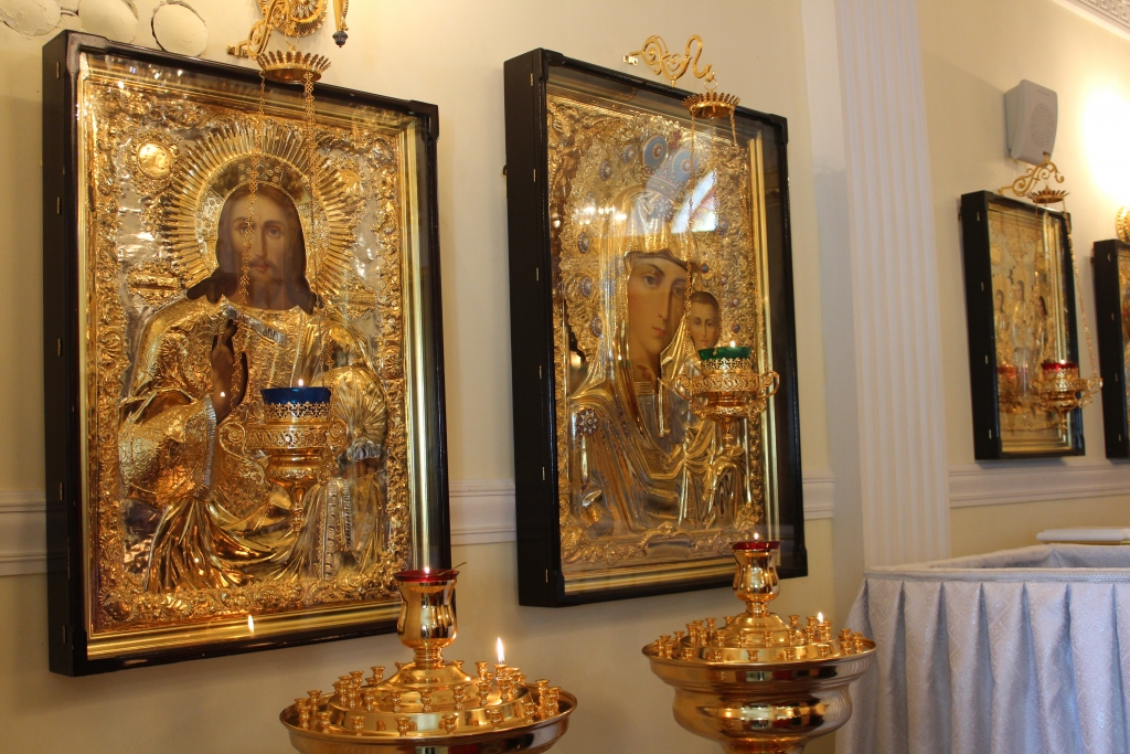 Православные якутяне встретили Благодатный огонь из Иерусалима, Фото с места события собственное