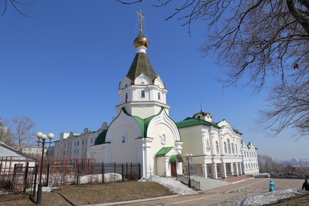 Св хабаровск. Храм Преображенский Хабаровск. Храм святителя Иннокентия Иркутского Хабаровск. Храм семинария Хабаровск. Церковь Хабаровск Северный.