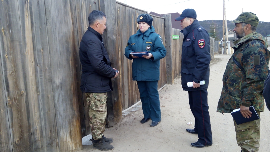 Полицейские совместно с МЧС и лесниками проводит рейды в лесах Улан-Удэ, Фото с места события собственное