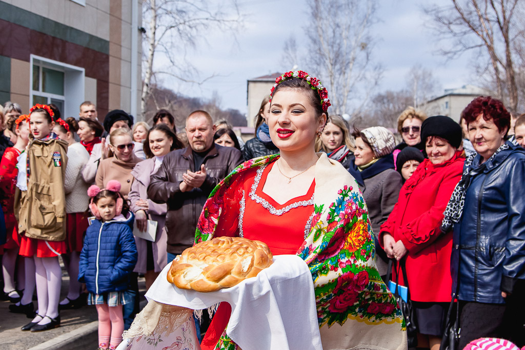 Настоящий праздник. Садик Ягодка Смоляниново. Праздник праздник настоящий. Заказать каравай в Смоляниново Приморского края. Наш настоящий праздник.