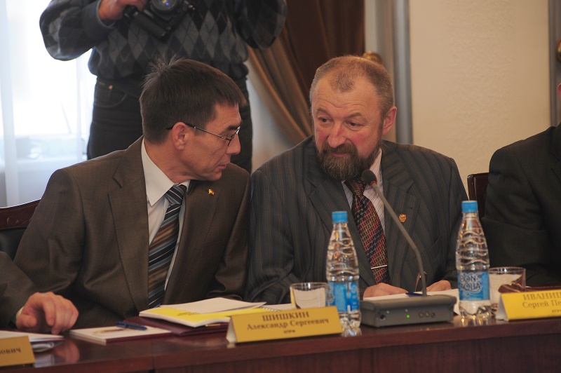 Александр Шишкин и Сергей Иваницкий, Фото с места события из других источников