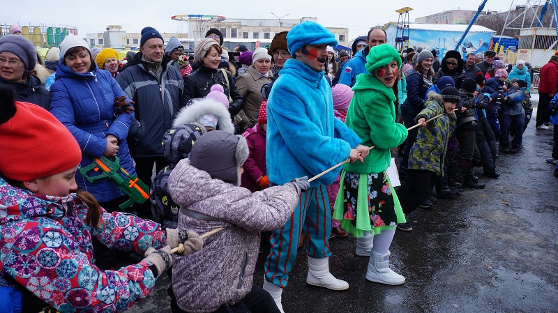 Перетягивание каната, Фото с места события собственное