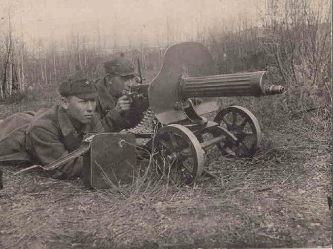 Будущий начальник телеграфной сети Владивостока В.Д. Романов на фронте, Фото с места события из других источников