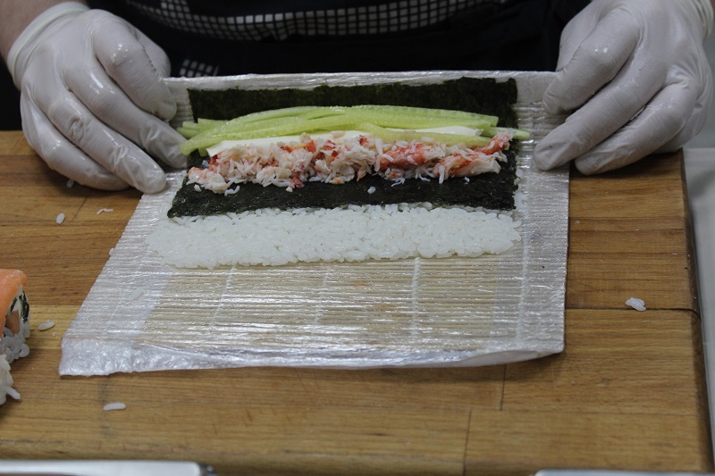 Добавить в роллы можно и крабовое мясо, Фото с места события собственное