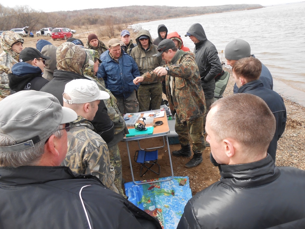 На Амурской протоке состоялся турнир для начинающих рыбаков-фидеристов "Английская донка 2015", Фото с места события собственное