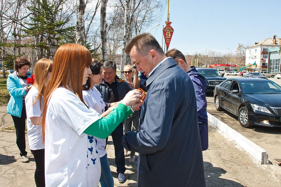 В Артеме губернатор принял участие в общегородском субботнике, Фото с места события из других источников