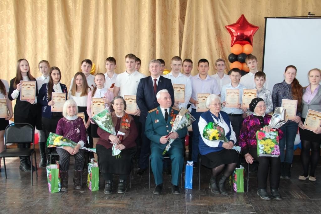 Чествование участников войны, Фото с места события собственное