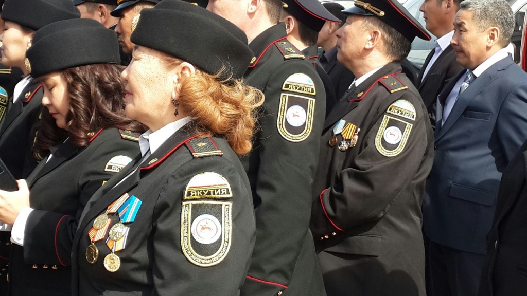 На площади Дружбы в Якутске поздравили спасателей с Днем пожарной службы , Фото с места события собственное