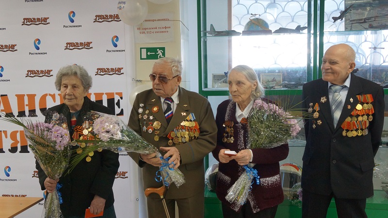 Ветераны Великой Отечественной войны, Фото с места события собственное