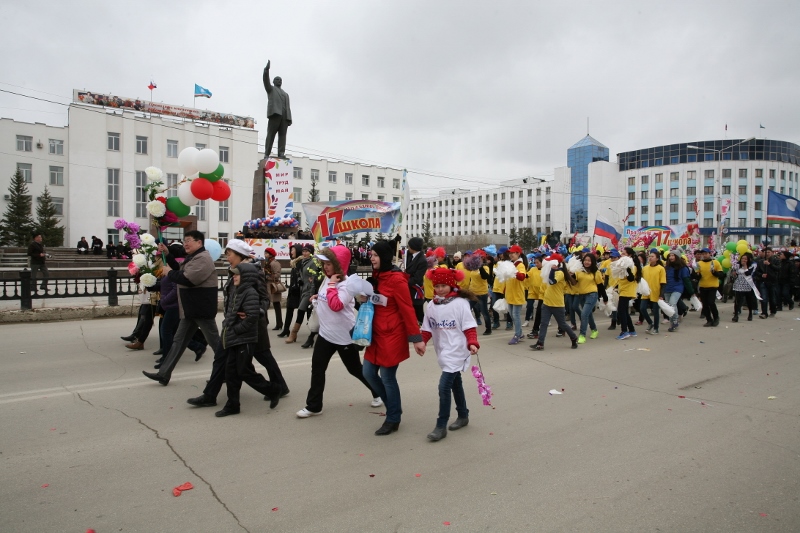 Первомайские демонстрации не утратили своей былой массовости в Якутии, Фото с места события собственное