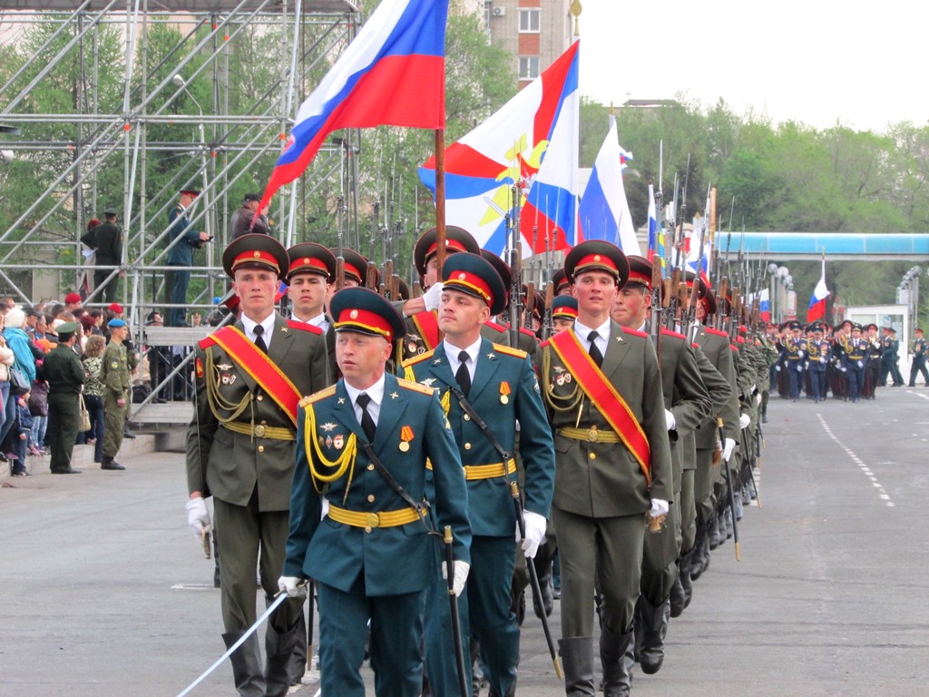 Знамена родов войск, Фото с места события собственное