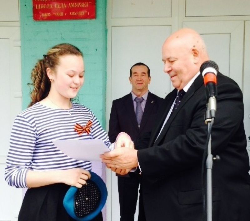 Вручение премии "100 пятерок" ученикам Октябрьского района, Фото с места события из других источников