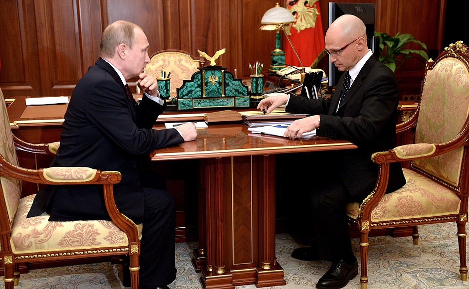  Владимир Путин и Сергей Кириенко, Фото с места события из других источников