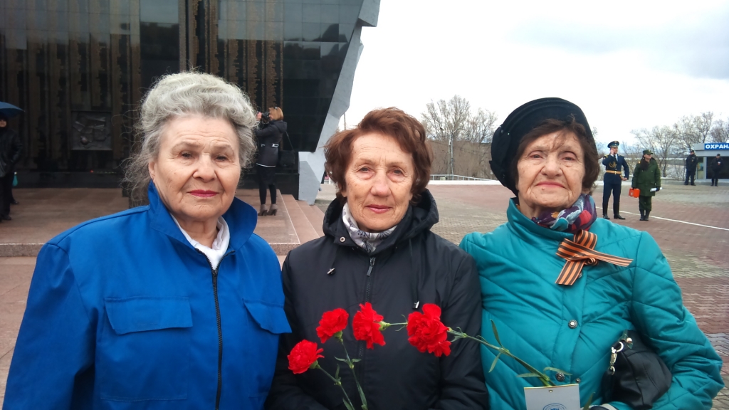  Это лица тех хабаровчан, кто понес самые страшные потери в ту войны, - родных и близких, Фото с места события собственное